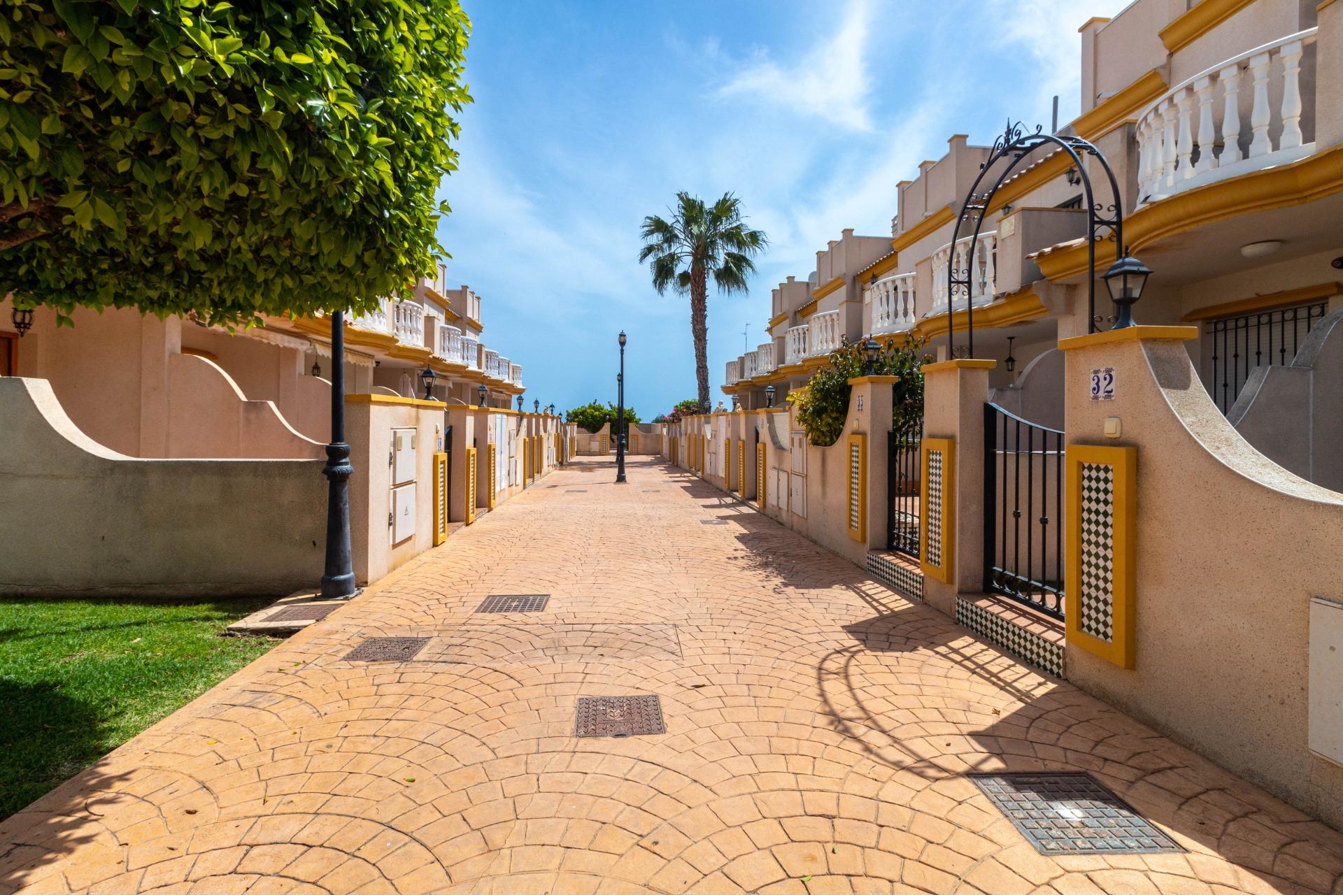 Szeregowiec w Orihuela Costa #33