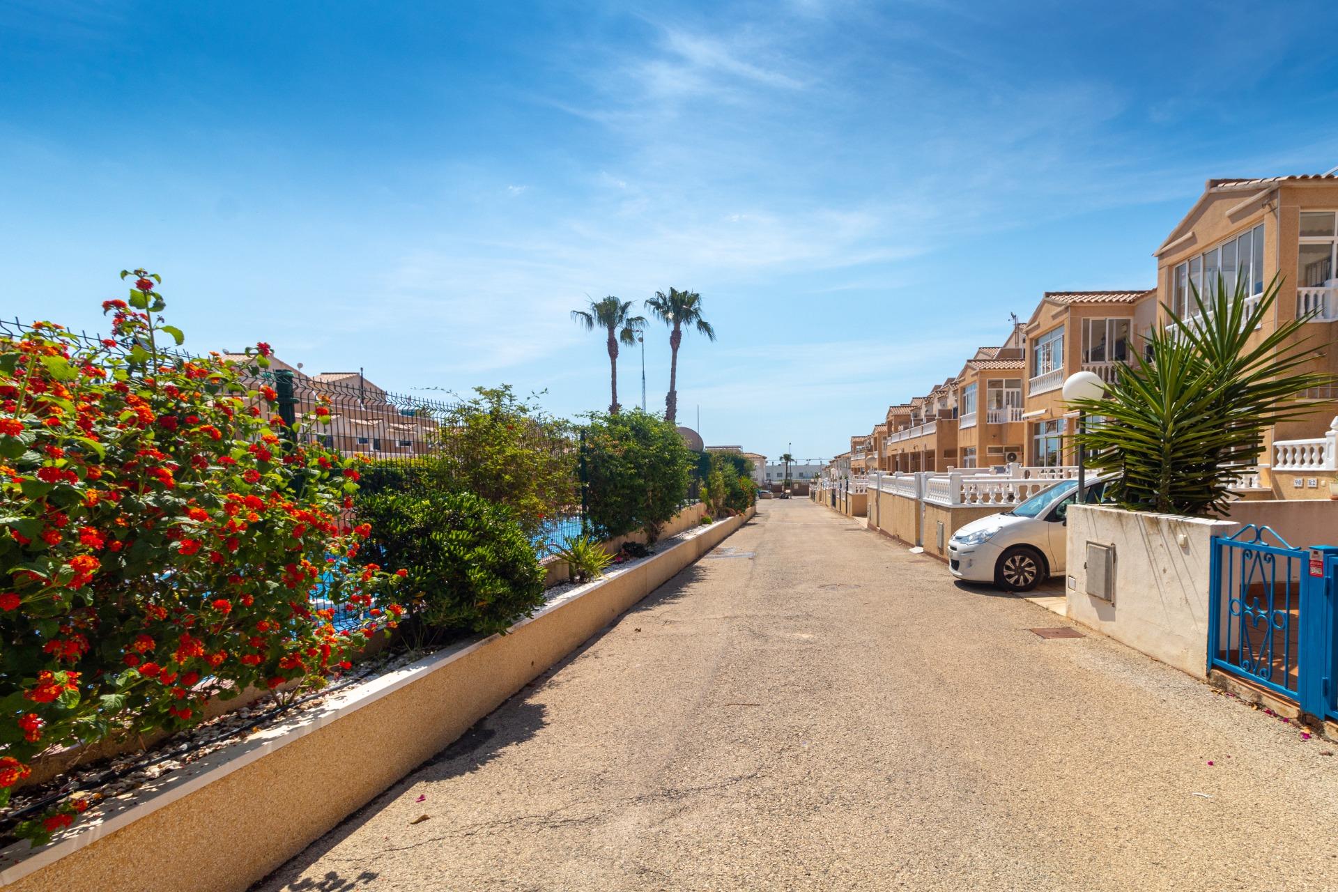 Szeregowiec w Orihuela Costa #25