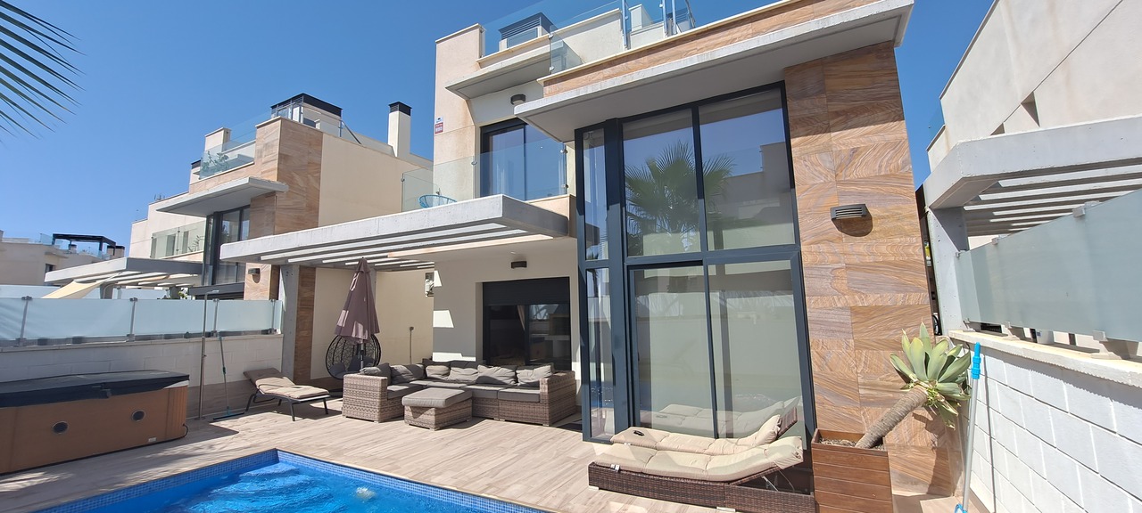  Lomas de Cabo Roig #1