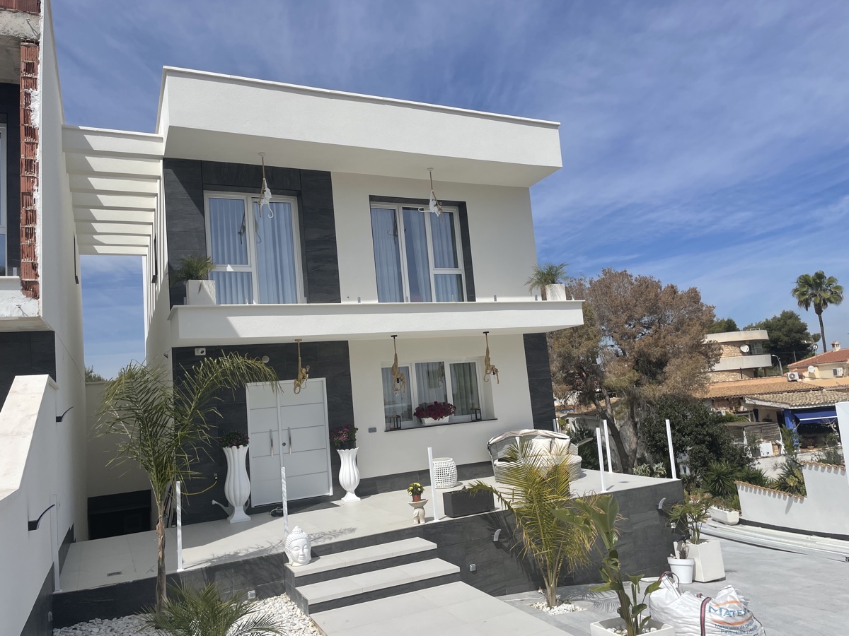  Los Balcones
